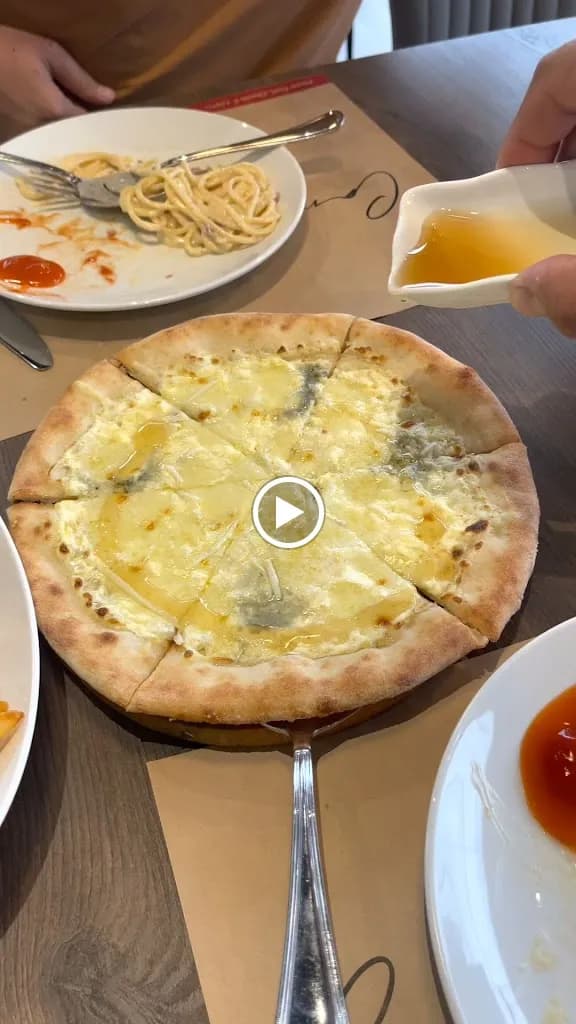 Cardi Pizzeria Bạch Đằng