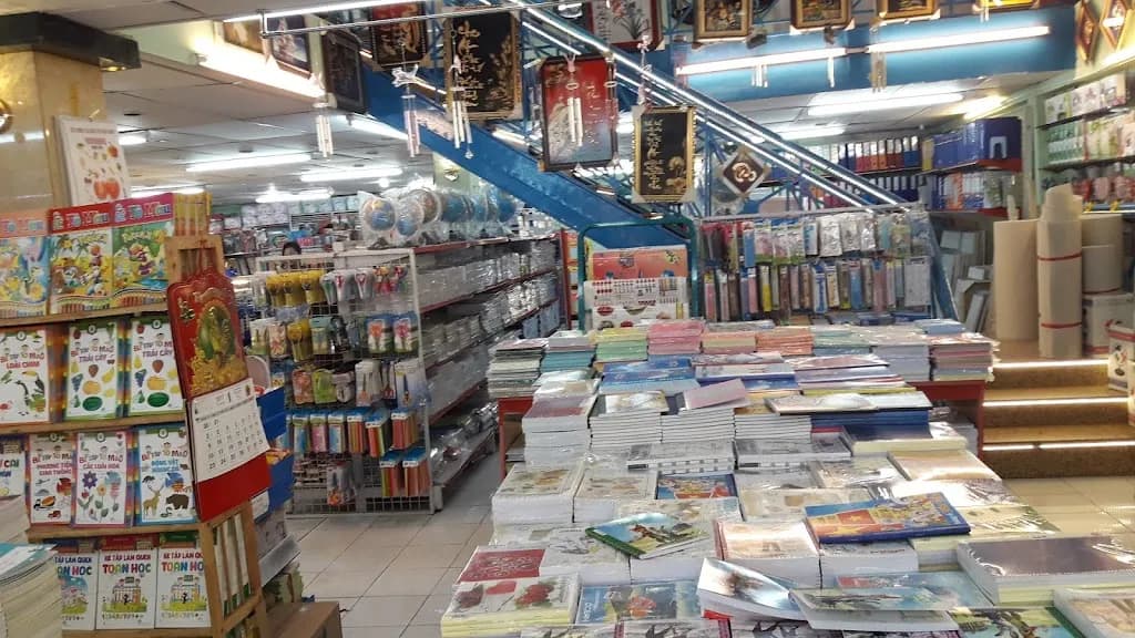 Nguyen Van Cu Bookstore