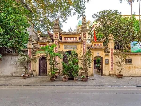 Chua-Ly-Trieu-Quoc-Su---Bieu-tuong-tam-linh-tai-Thu-do-Ha-Noi---Ve-_chua-ly-trieu-quoc-su.jpg