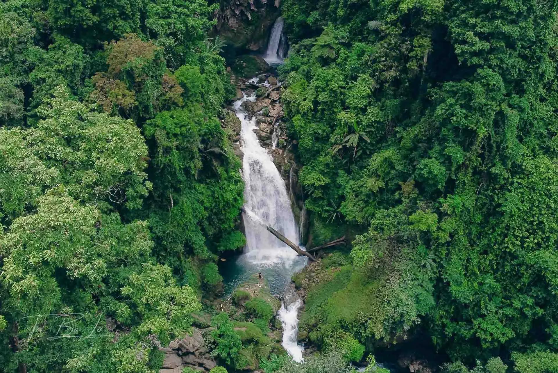 Khau-Lan-Waterfall---The-wild-waterfall-that-few-people-know-about-in-Ha-Giang_Thác Khau Làn 1.jpg