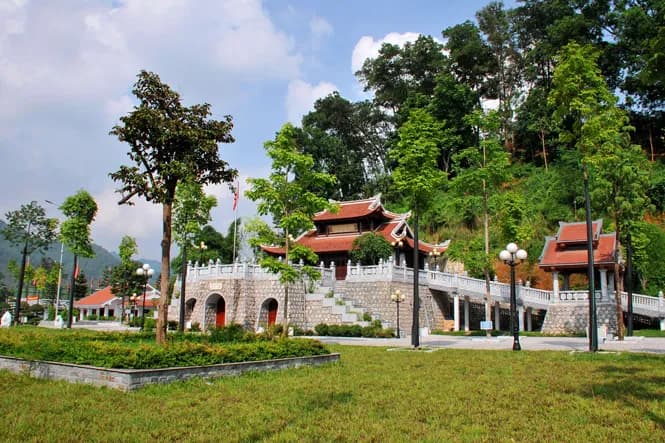 THANH-PHO-TUYEN-QUANG--Linh-thieng-dat-Mau-_qt2_381579853.jpg