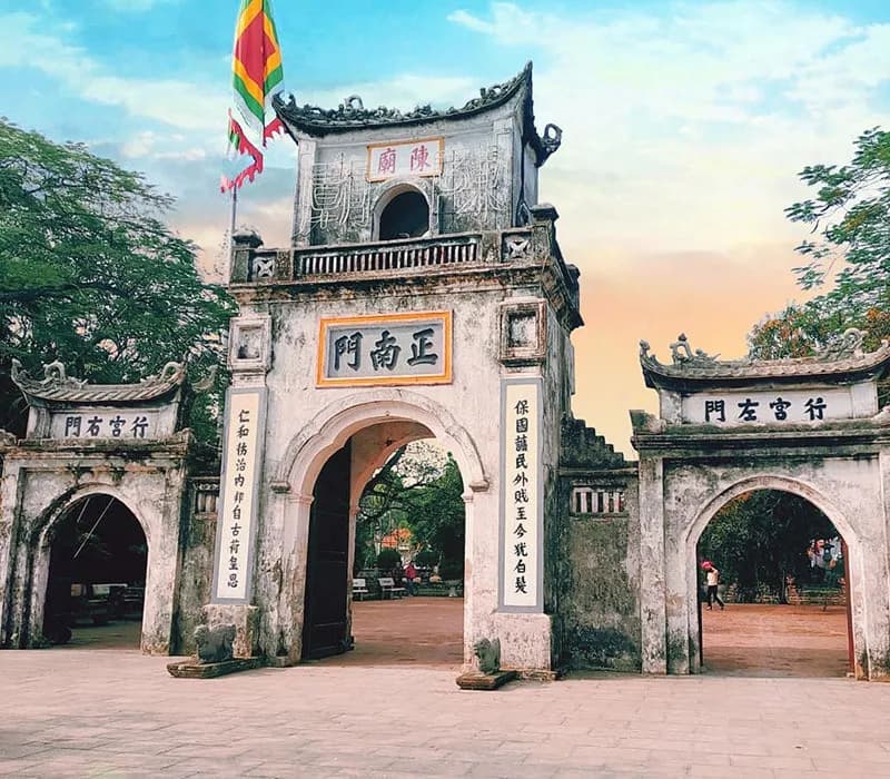 Vieng-tham-Den-Tran-Nam-Dinh---cam-nhan-net-dep-Viet_z5459818225044_0f931b12d11fa8d81c3c34dad15ccb8e.jpg
