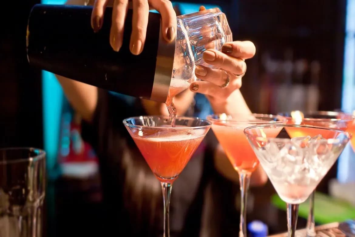 Bar with exquisite cocktail mixing at Wyndham Garden Hanoi.