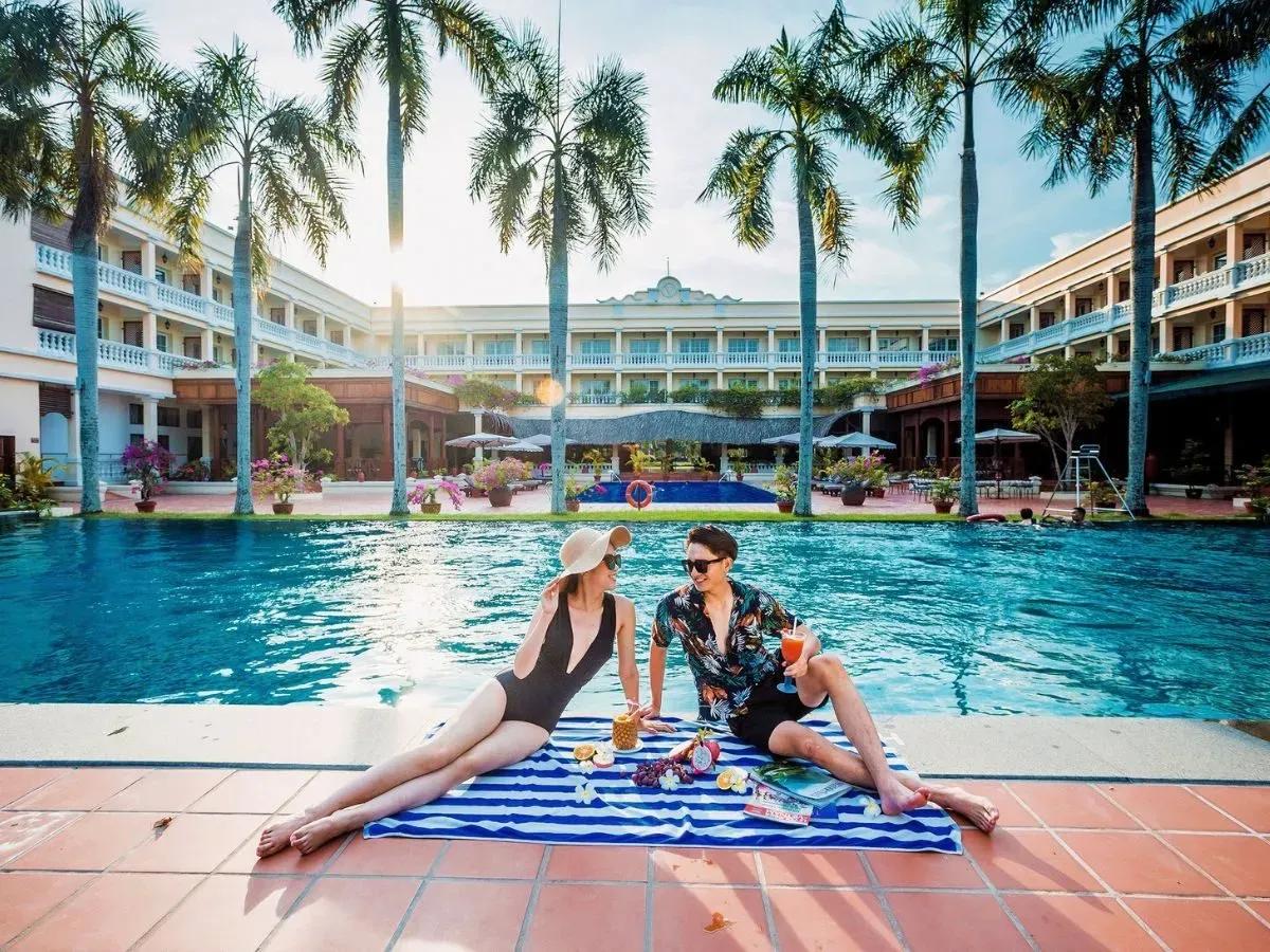 The swimming pool at Victoria Can Tho, an ideal spot to relax and enjoy the day.