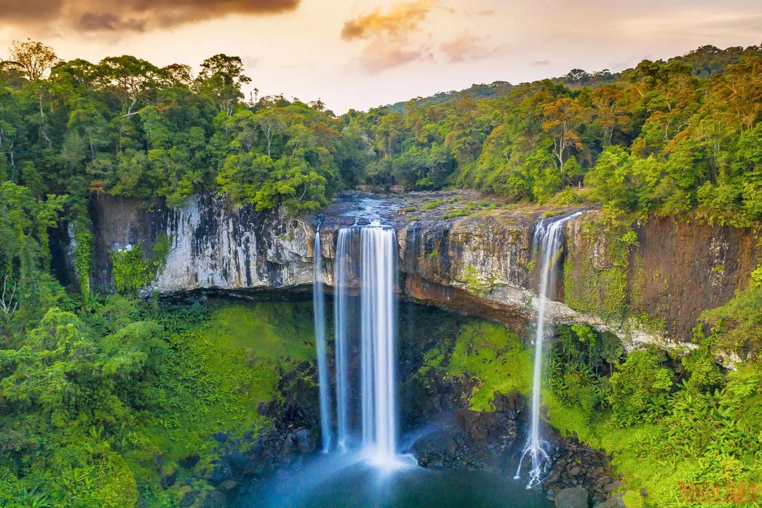 Waterfall-K50-most-beautiful-season_84.jpeg